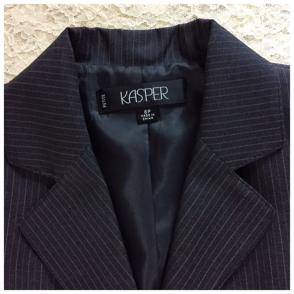 KASPER Charcoal Pant Suit Pint Stripe 6P